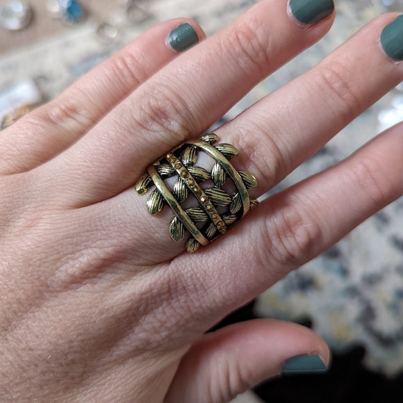 5/$20 Paparazzi The Falling Leaves Brass Ring